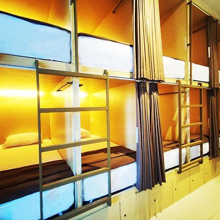Fora Capsule Hostel Tuban Kuta Bali Kuta Lombok Exterior foto